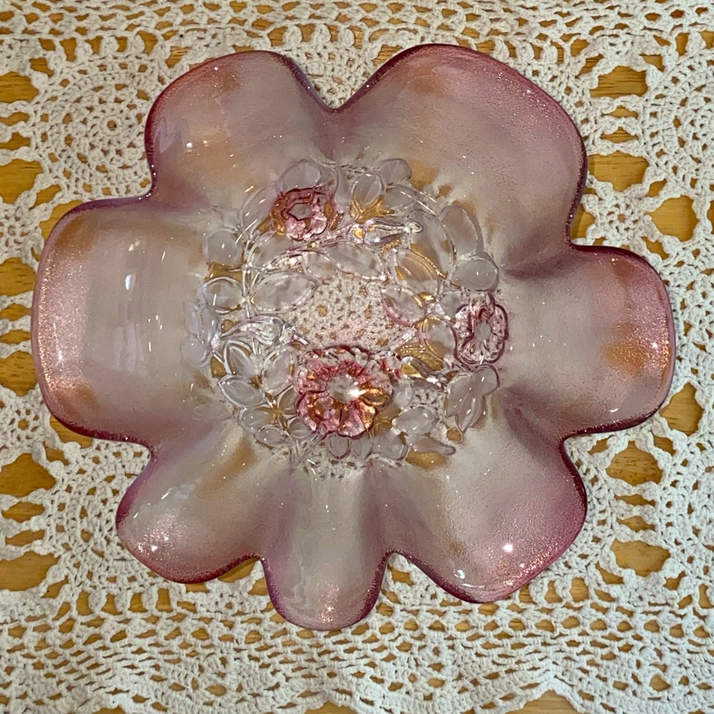 Mikasa Pink Frosted Glass Bowl Rosella 3D Floral Design & Scalloped Edges